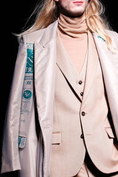 Look 22